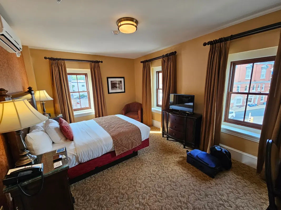 The Washington House Hotel & Restaurant in Sellersville - Photo 4