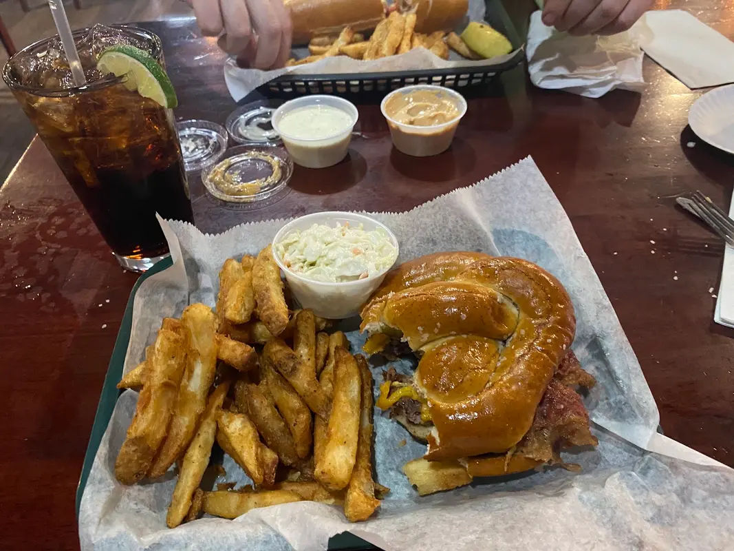 Clubhouse Bar & Grill/Pizzeria in Newtown - Photo 2