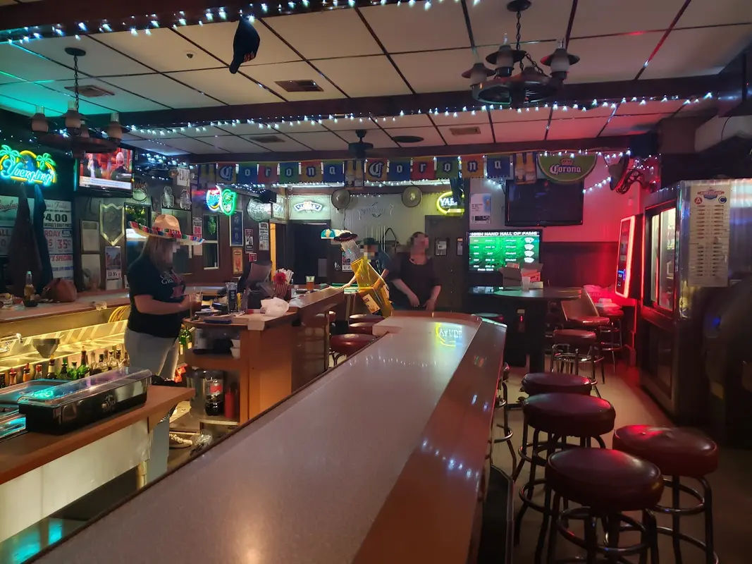 Puss 'n Boots Tavern, Restaurant and Catering in Fairless Hills - Photo 3