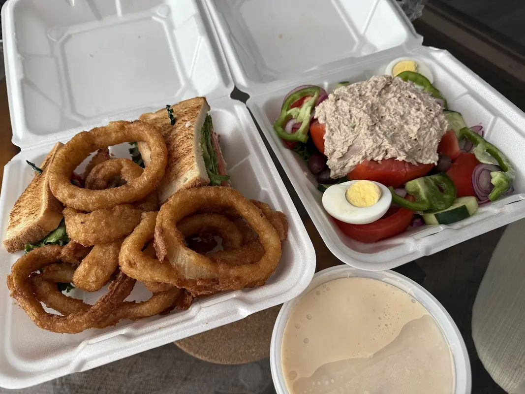 Break Time Family Restaurant & Diner in Warminster - Photo 3