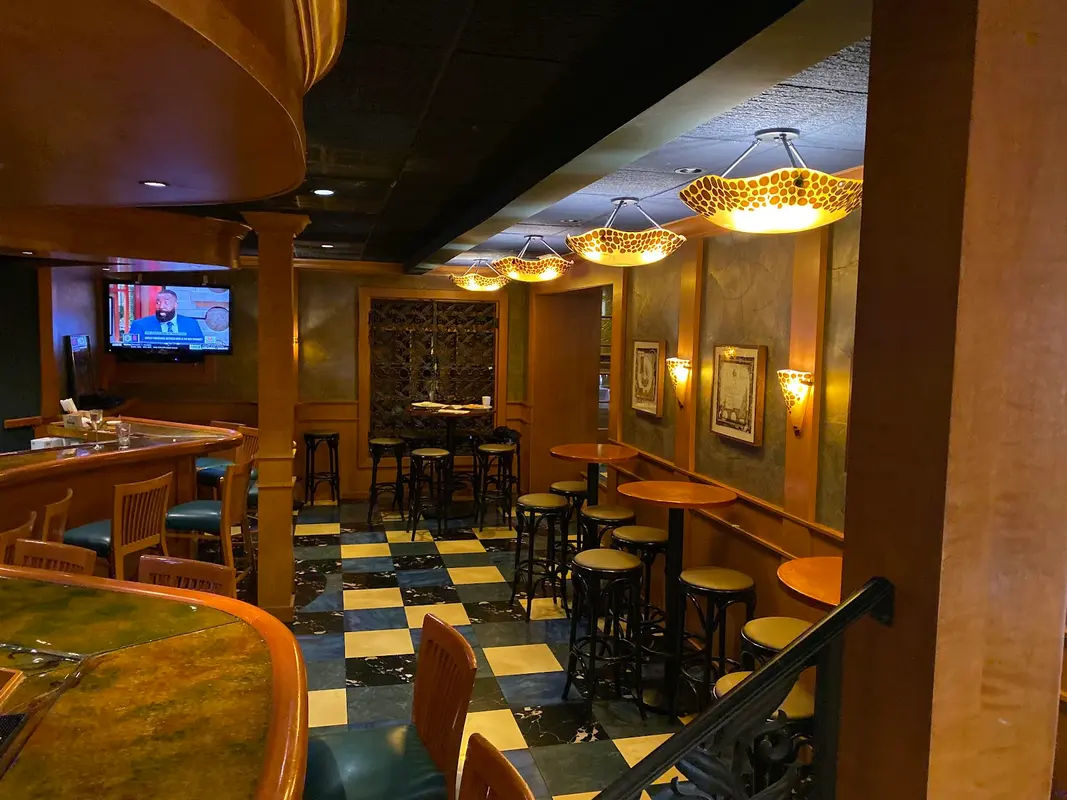 Villa Barolo in Warrington - Photo 1