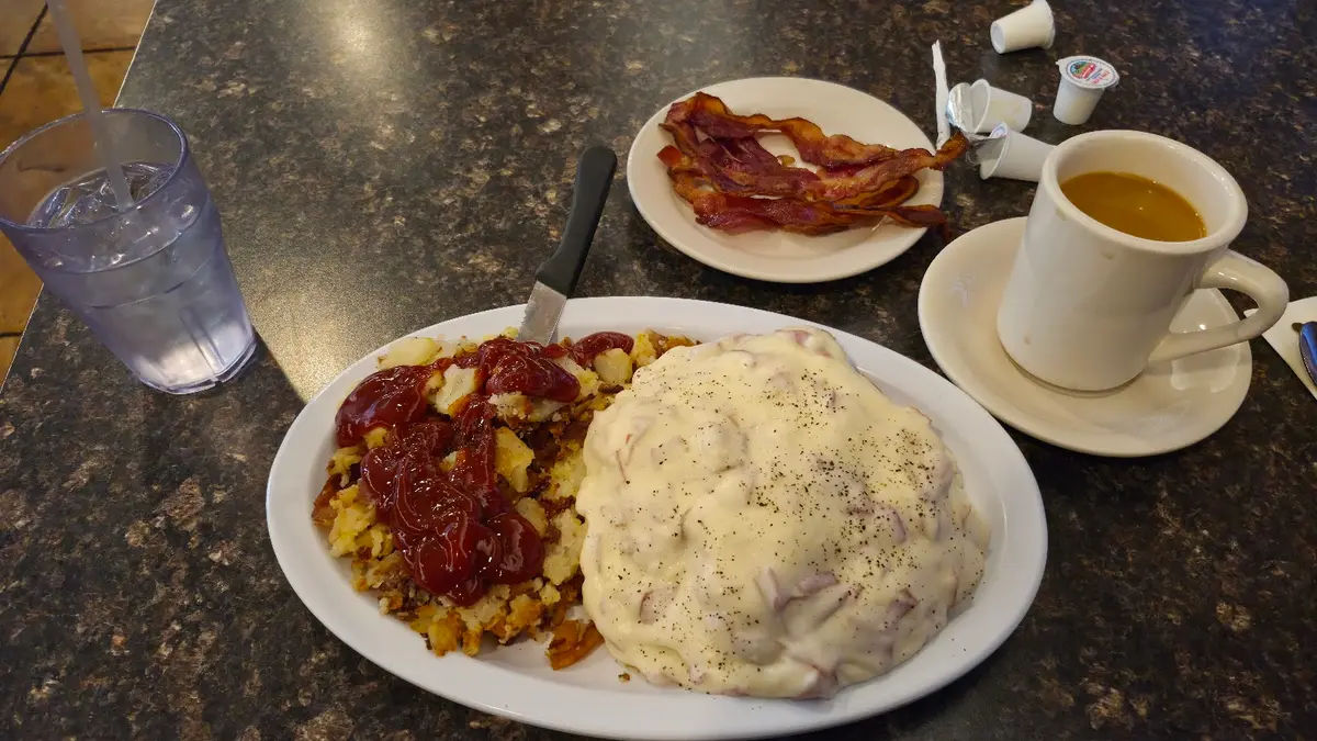 Suburban Diner Restaurant in Feasterville-Trevose - Photo 1