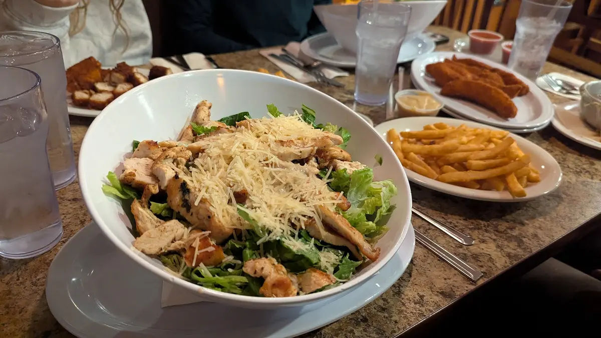 Suburban Diner Restaurant in Feasterville-Trevose - Photo 3