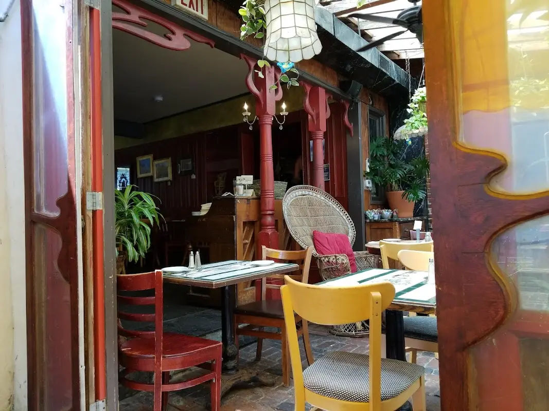 Karla's Restaurant & Bar