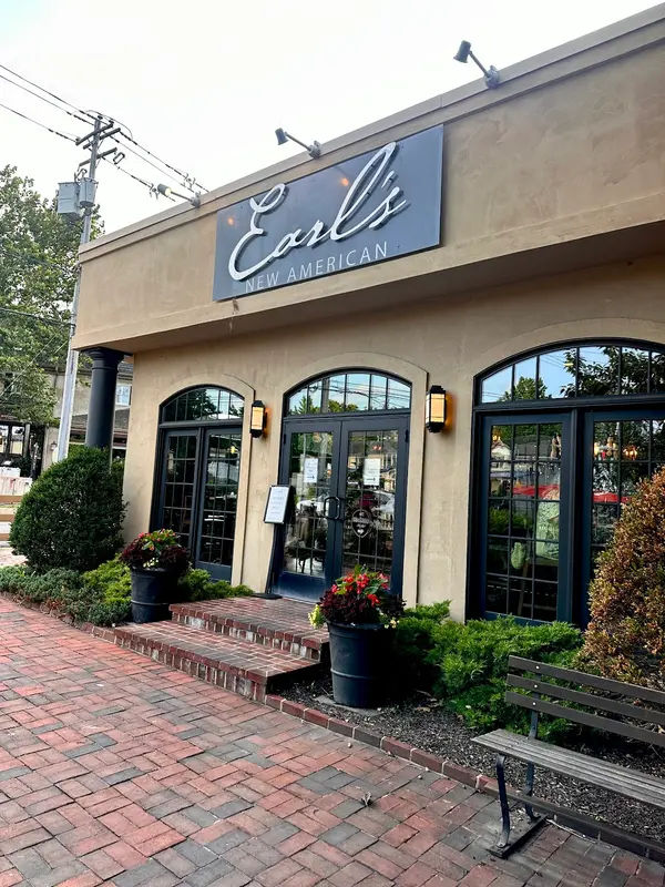 Earl's New American in New Hope - Photo 4