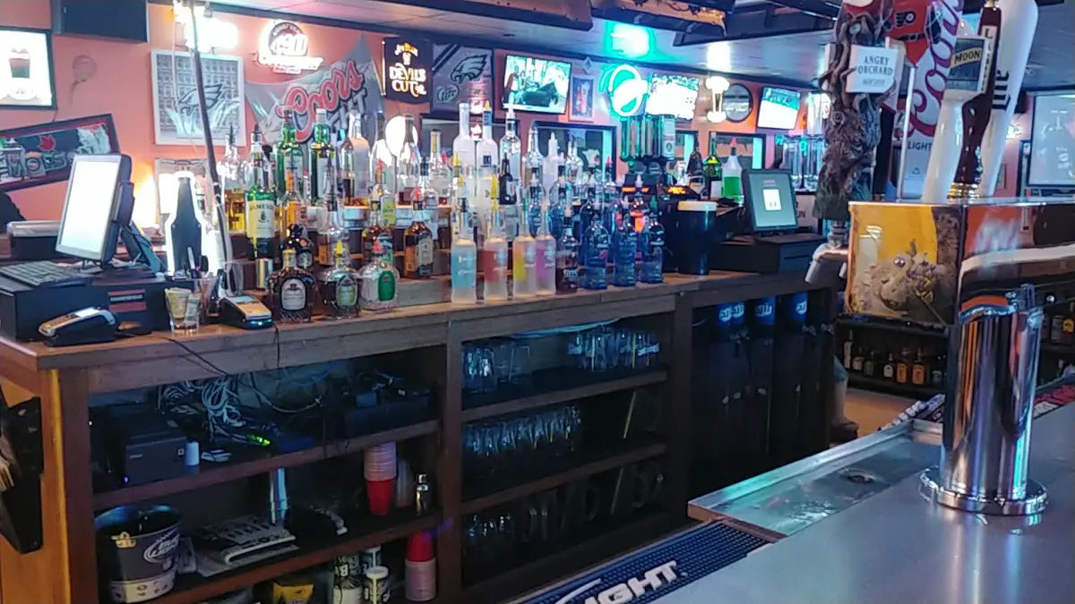 Hammerhead Hops & Grill in Northampton - Photo 4