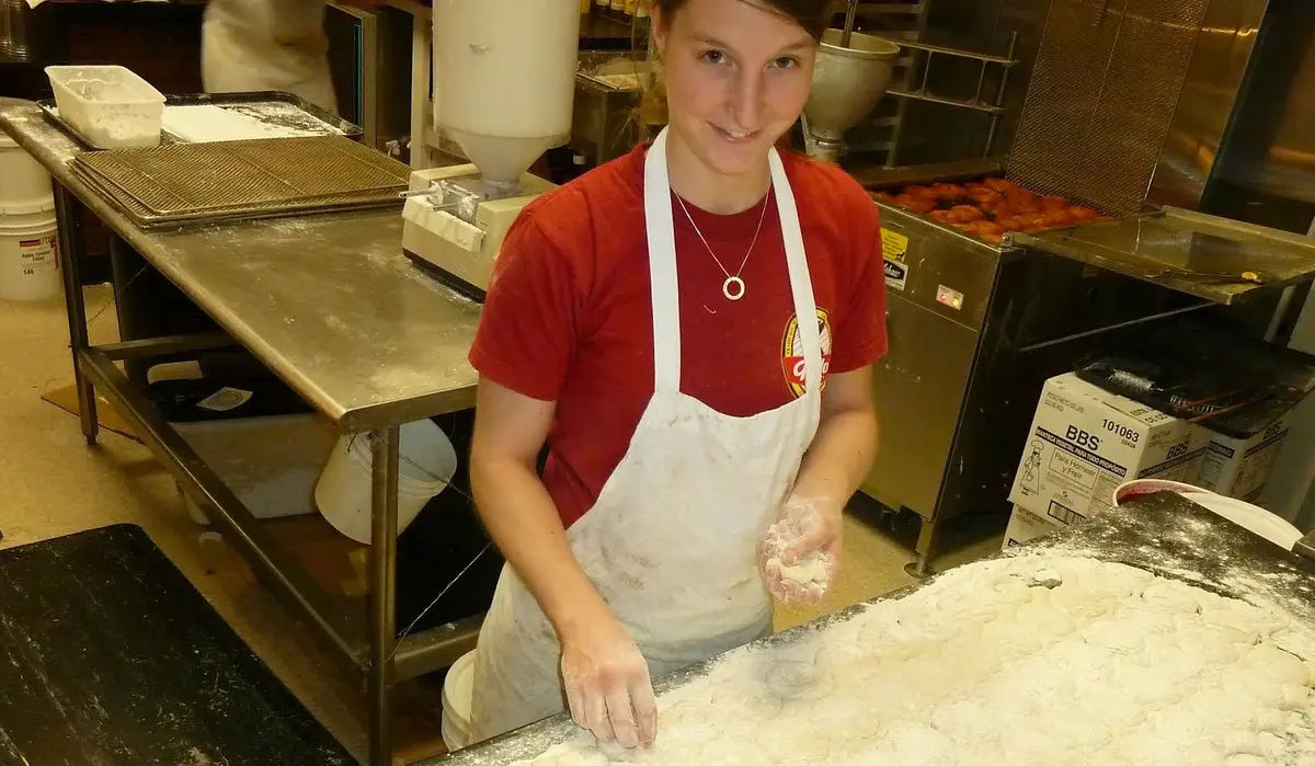 Mary's Gourmet Donut Shoppe in Bristol - Photo 3