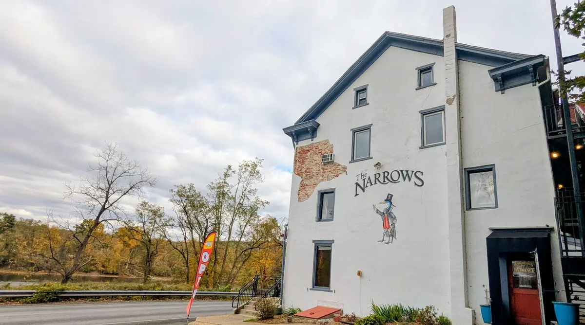 The Narrows Restaurant, Bar & Inn in Upper Black Eddy - Photo 3