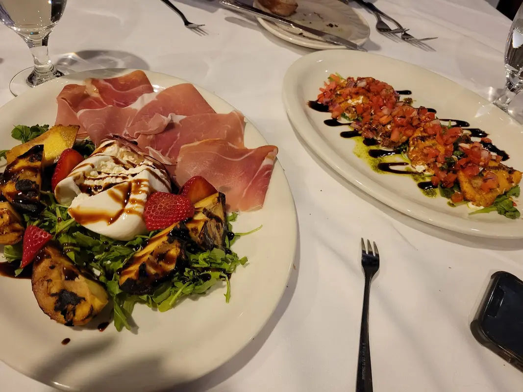 La Cena Restaurant in Bensalem - Photo 2