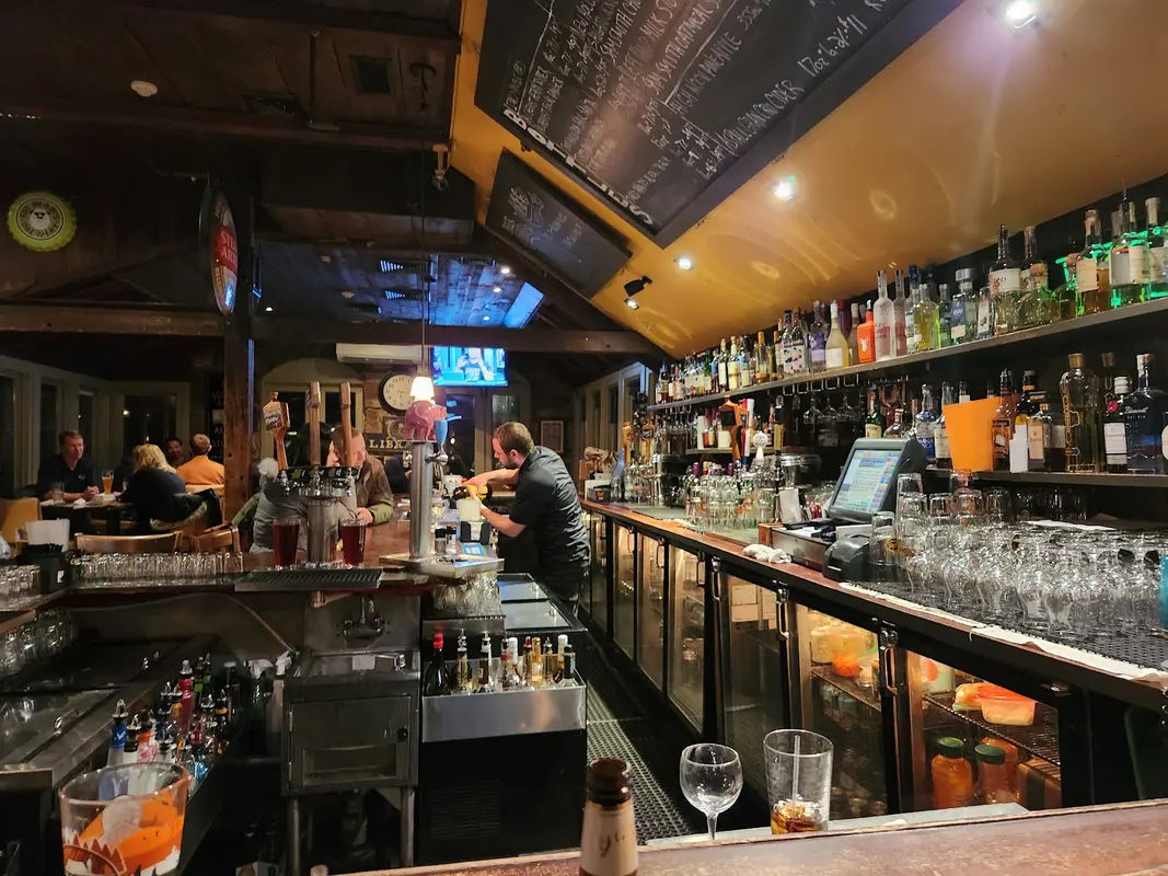Isaac Newton's Bar & Restaurant photo 5