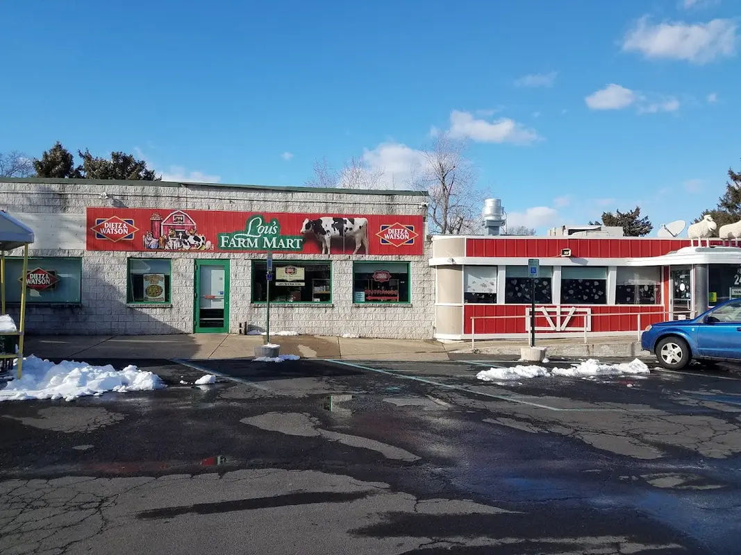 Lou's Farm Mart