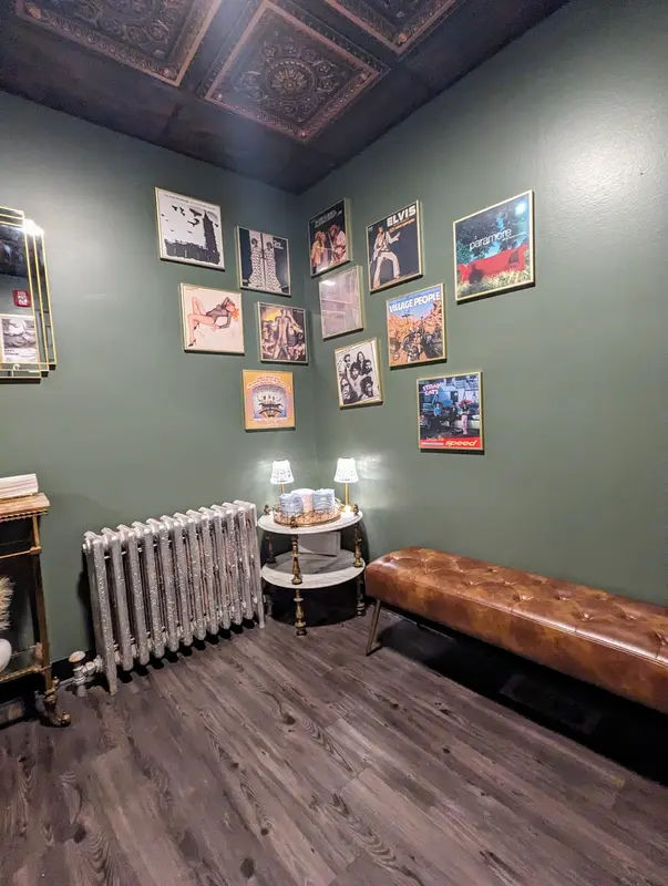 Daddy Tom's Cocktail Lounge in Bristol - Photo 4