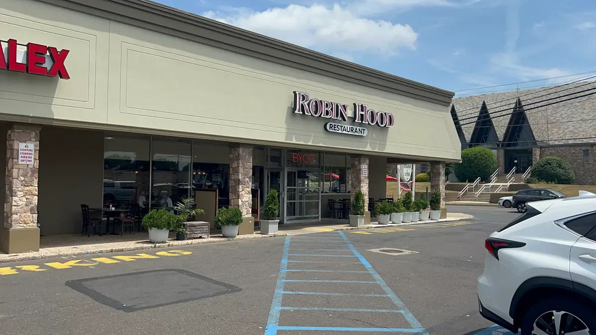 Robin Hood Restaurant in Southampton - Photo 1