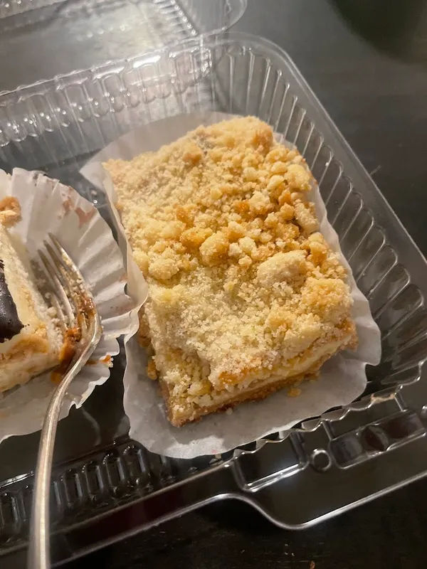 Italian Peoples Bakery in Levittown - Photo 3