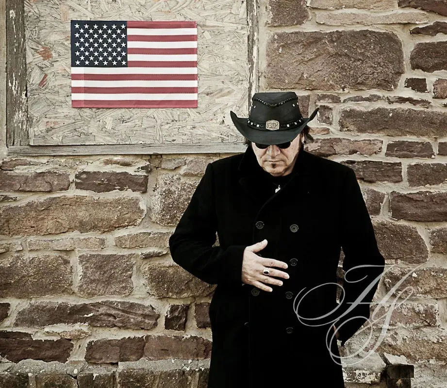 Heirloom Studio - Photo 9