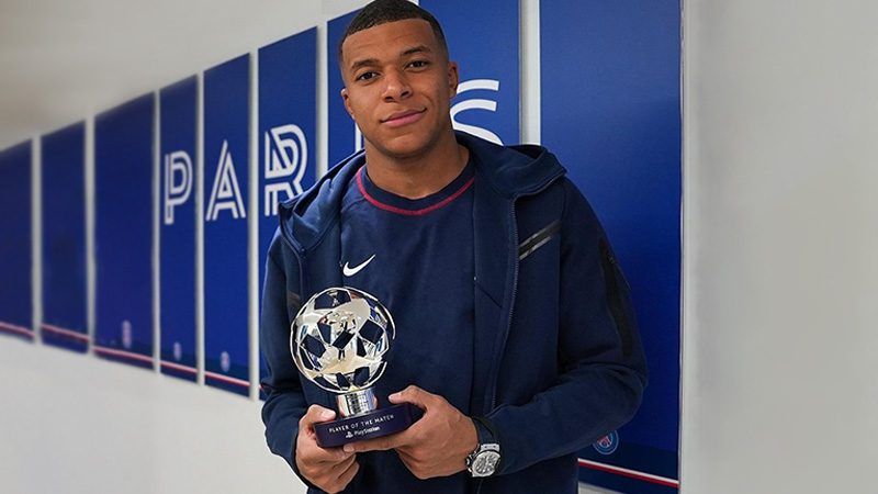 Kylian Mbappe wearing Hublot watch