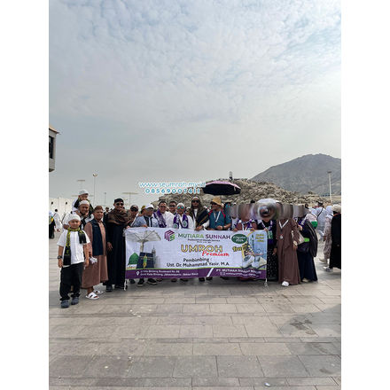 Umroh plus wisata halal