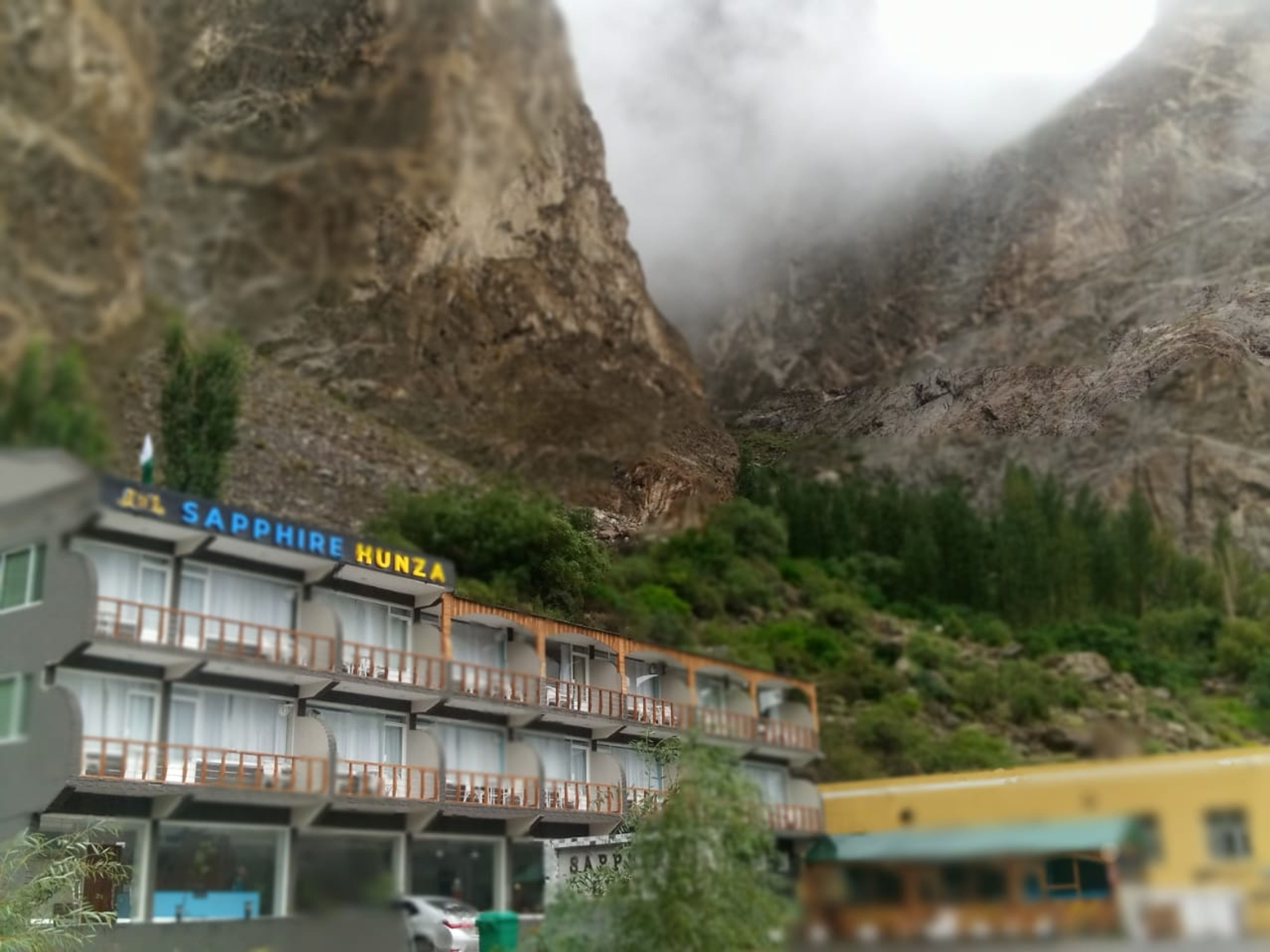 Sapphire Hunza