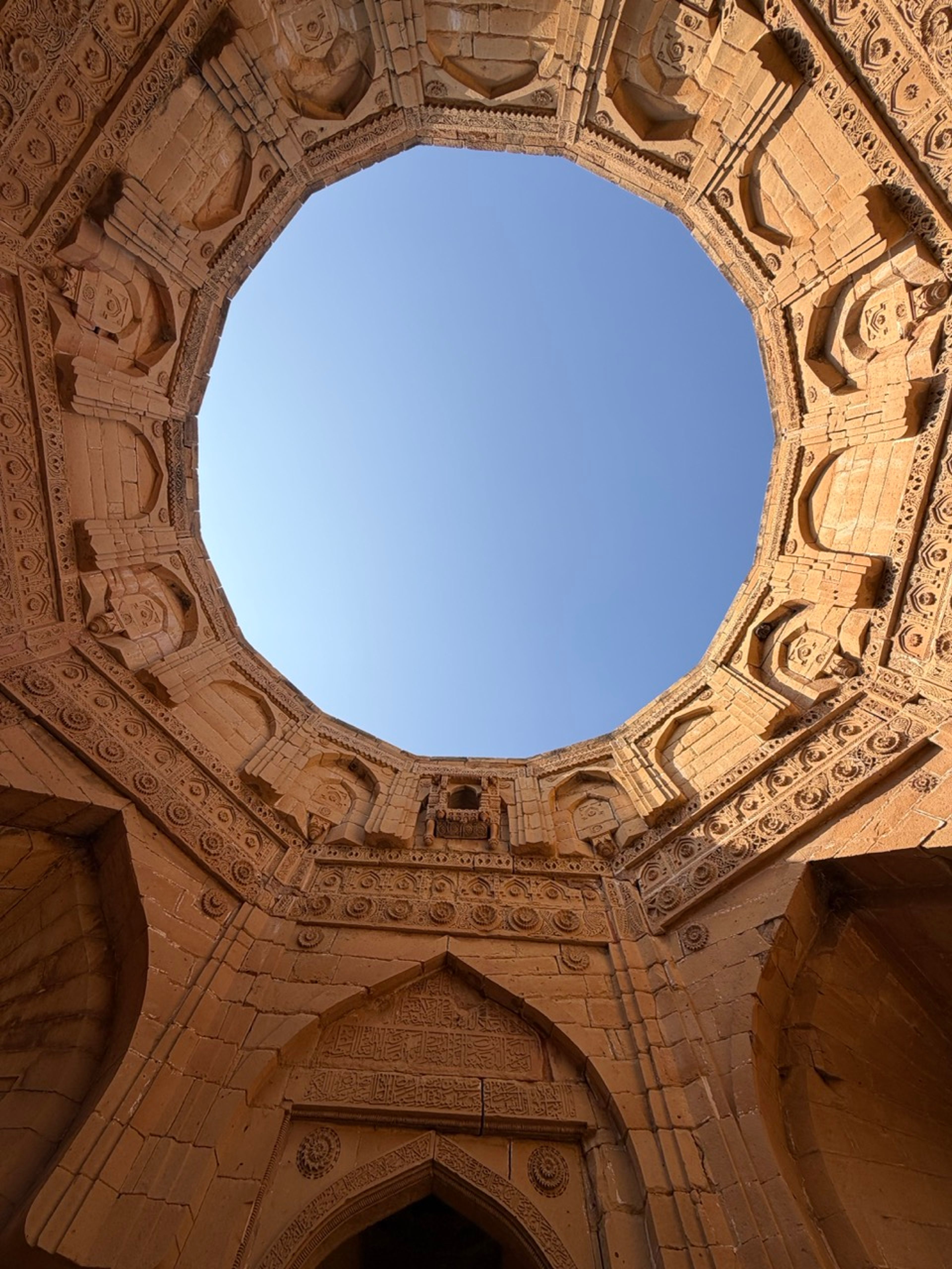 Karachi, Makli & Thatta — Day Trip — Sindh travel package | Traverse Pakistan