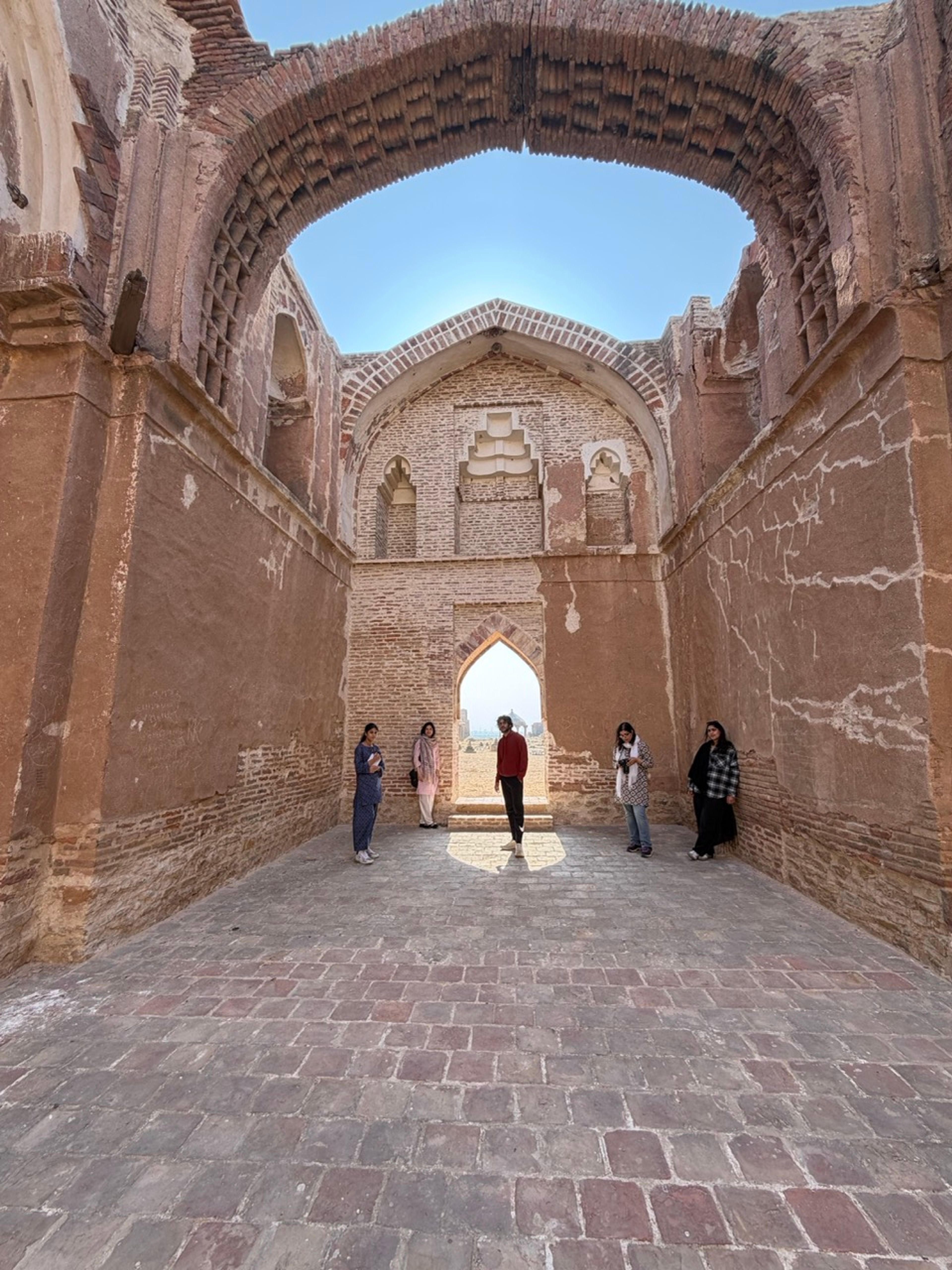 Karachi, Makli & Thatta — Day Trip