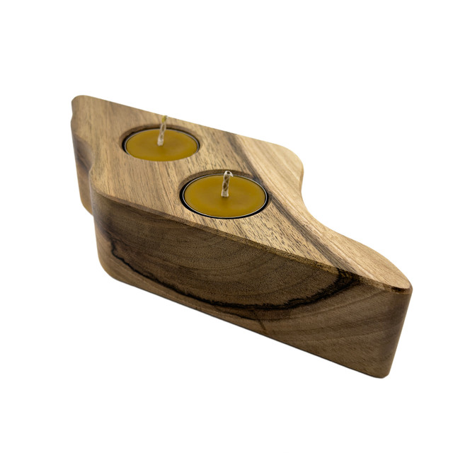 Drewniany świecznik na tealighty, orzech włoski, 22.5 cm x 8.6 cm, wosk pszczeli, unikatowy egzemplarz