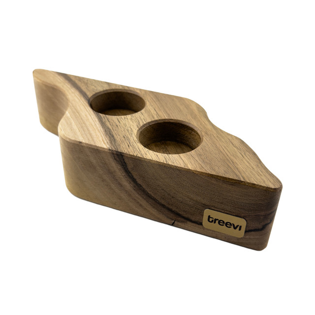 Drewniany świecznik na tealighty, orzech włoski, 22.5 cm x 8.6 cm, wosk pszczeli, unikatowy egzemplarz