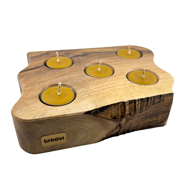 Drewniany świecznik na tealighty, orzech włoski, 20.5 cm x 15.6 cm, wosk pszczeli, unikatowy egzemplarz