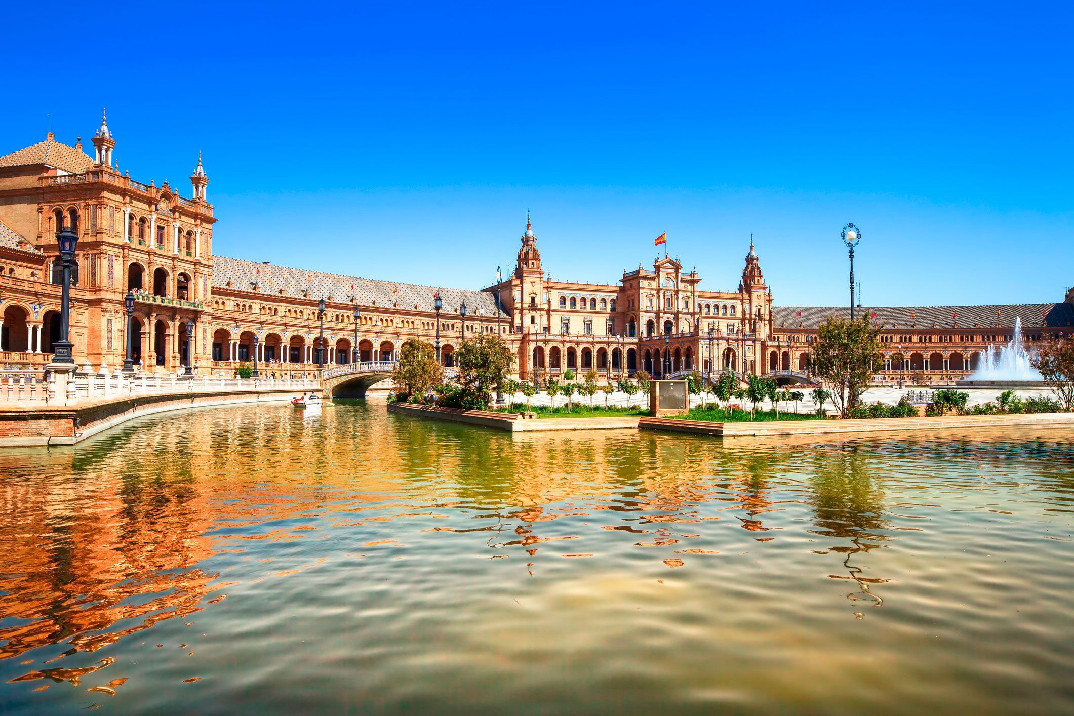 Barcelona, Valencia, Granada, Seville & Madrid Multi Country Van Tours