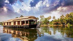 MUNNAR – THEKKADY – ALLEPPEY– KOVALAM