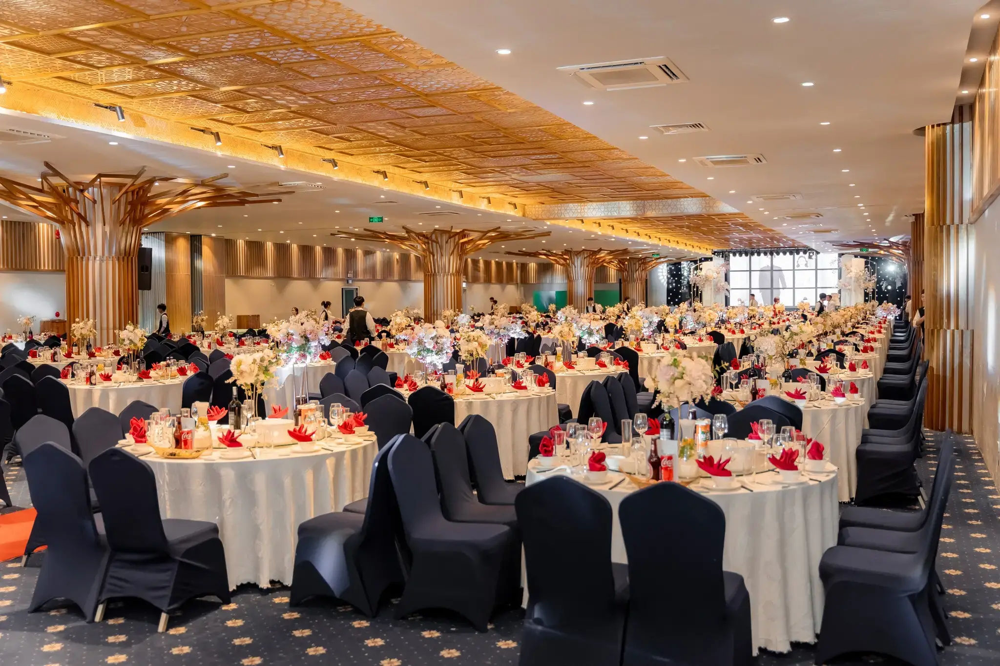 Trung tâm tổ chức sự kiện và tiệc cưới Trống Đồng Palace Hoàng Quốc Việt. Nhà hàng tiệc cưới Trống Đồng Palace Hoàng Quốc Việt