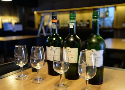 An image of port wines and glasses