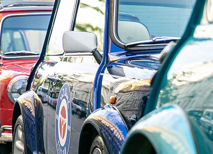 Explore Landmarks Of London in a Classic Mini Cooper