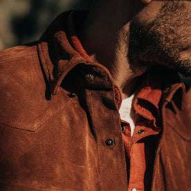 fit model wearing The Western Shirt in Espresso Suede close up showing the collar