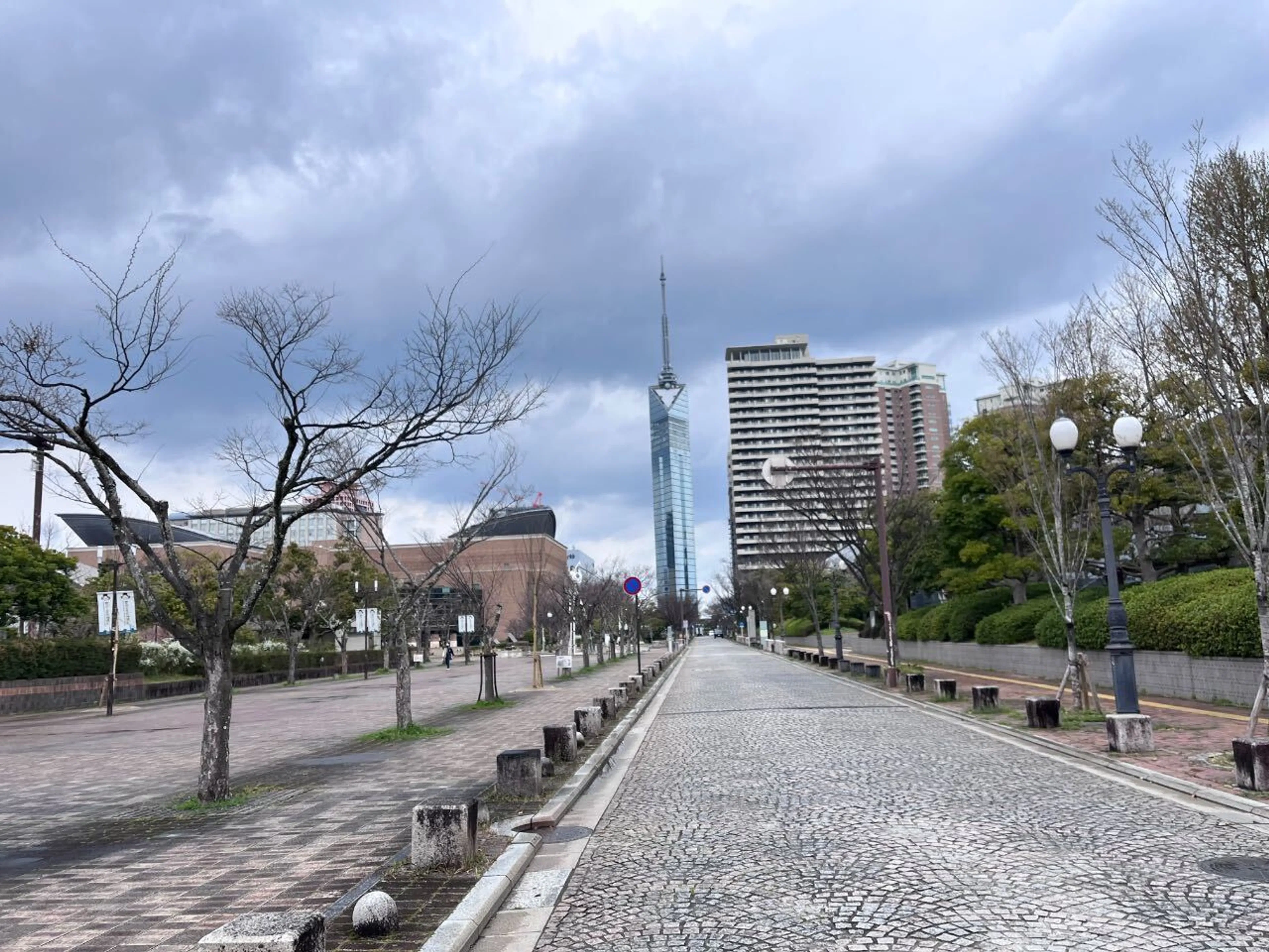 福岡タワーデカい