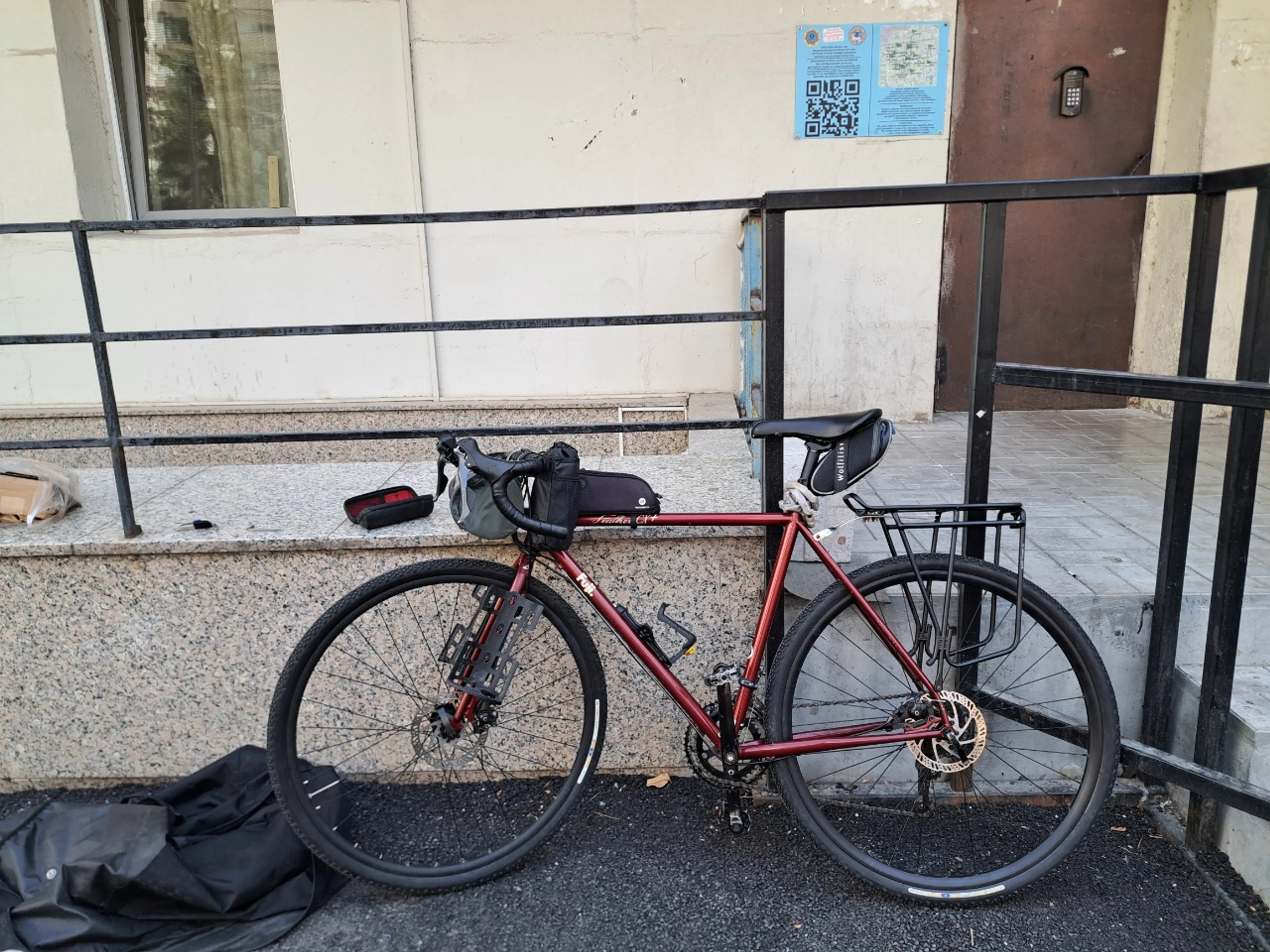 自転車の無事を確認。よかったンゴね