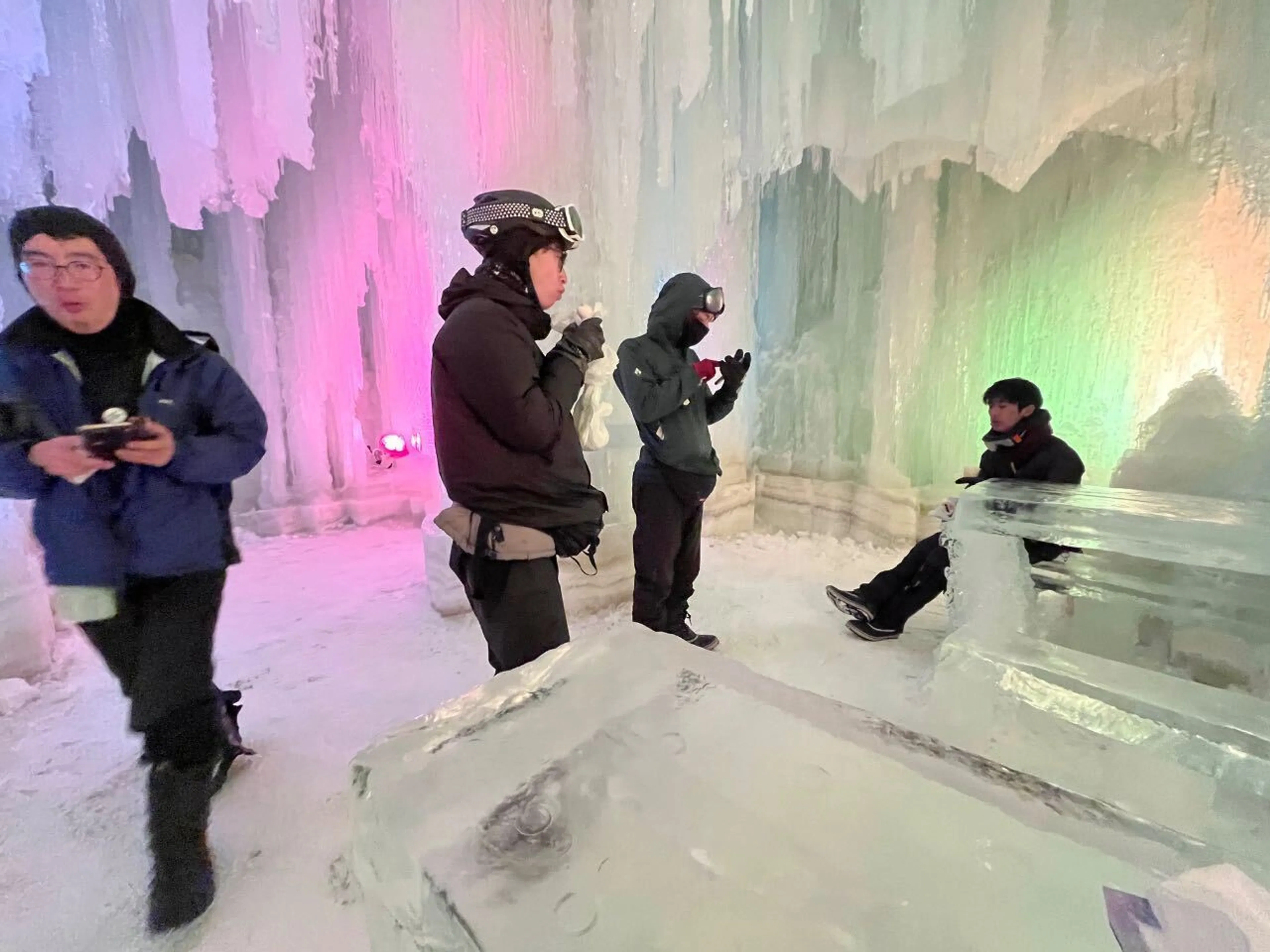 氷の城を散策