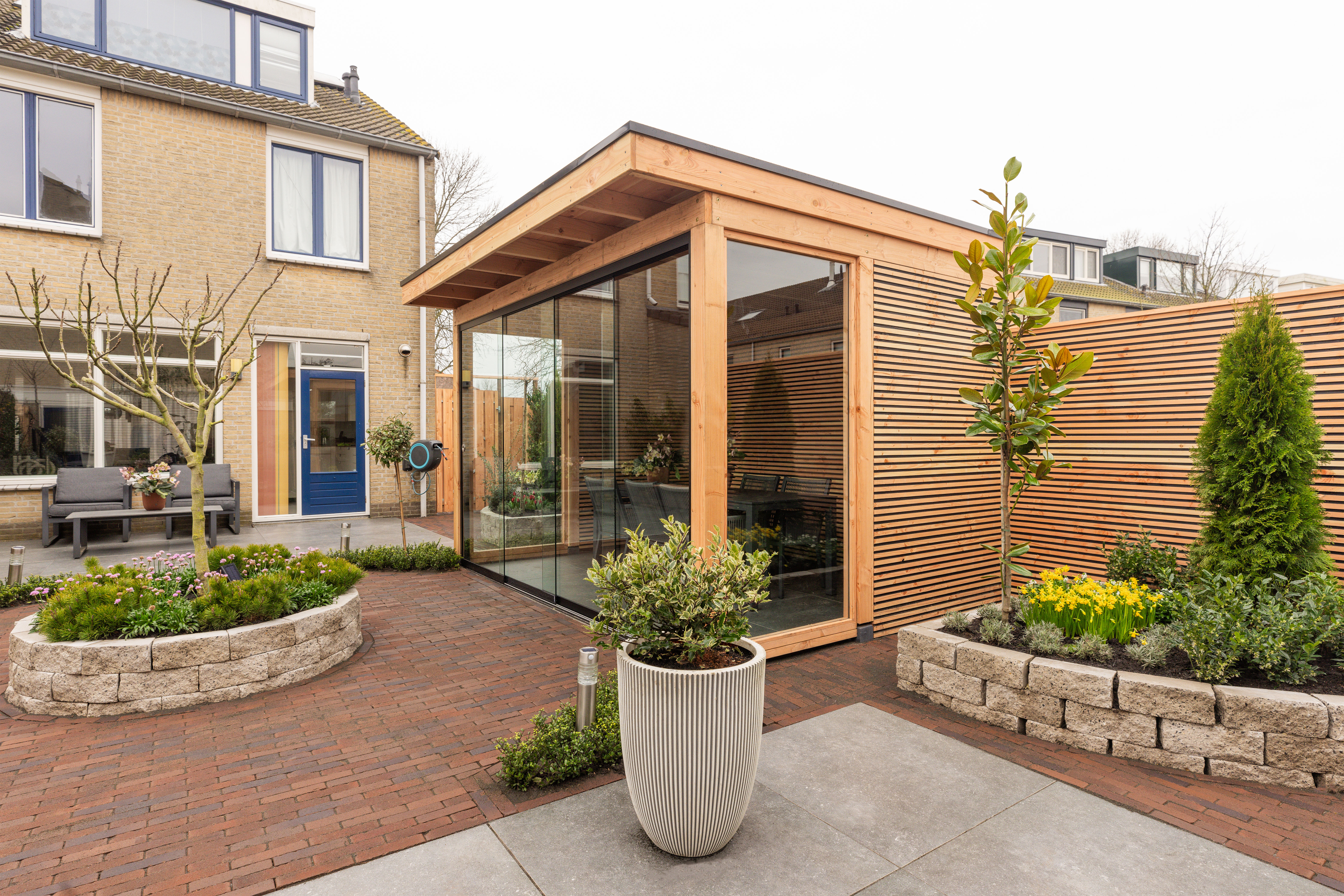 Gebakken klinkers in waalformaat op terras