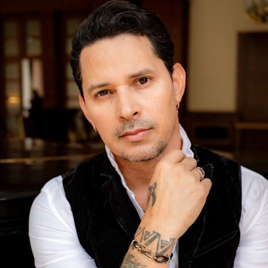 leoni-torres-feat-descemer-bueno-descarregar-mp3