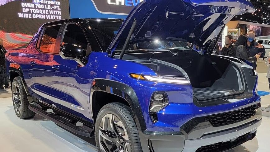 Chevy Silverado EV Sales Plummet: Why a Highly Rated Electric Truck Struggles to Find Buyers