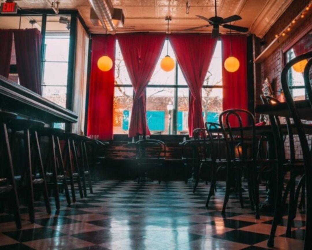 Char Bar, Kansas City, MO, Seen On Burgers, Brew and Que