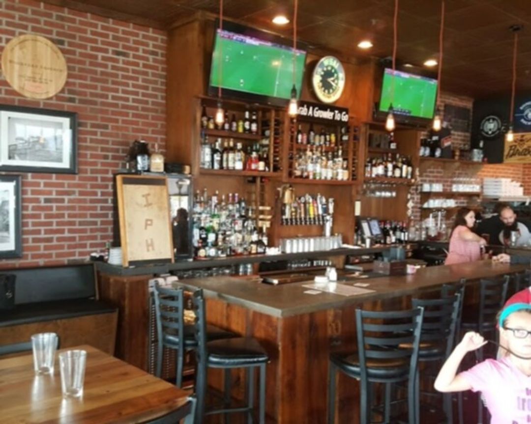 Incline Public House, Cincinnati, OH, Seen On Burgers, Brew and Que