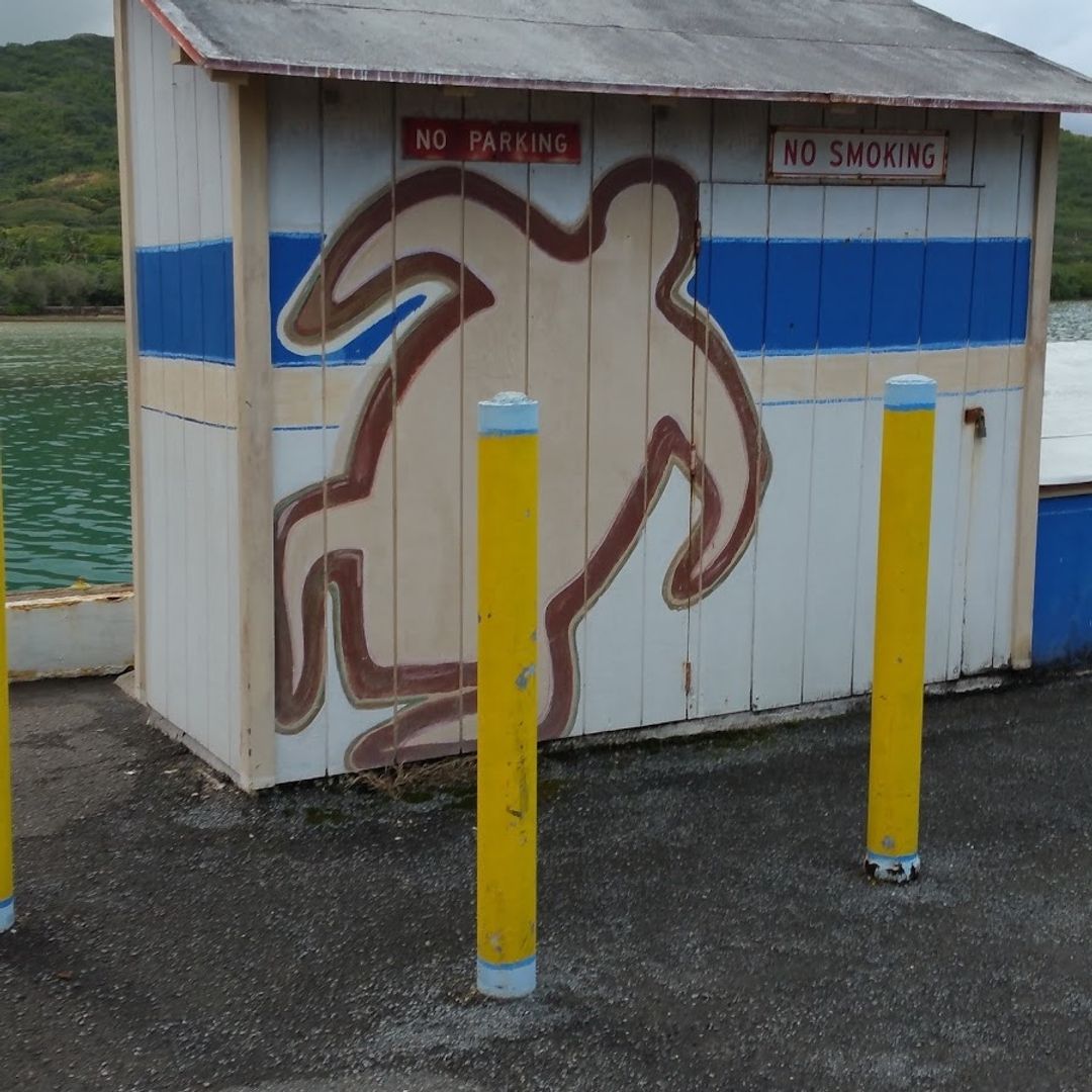 He'eia Pier - General Store and Deli