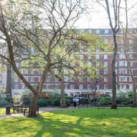 Tavistock (Đôi) 1, Khách sạn Travel Lord