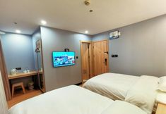 Others 7 GreenTree Inn Shanghai Xujiahui Yishan Subway station Express Hotel