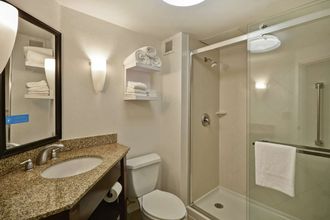 기타 4 Hampton Inn Detroit/Madison Ht