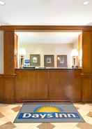 LOBBY Days Inn & Suites by Wyndham St. Louis/Westport Plaza