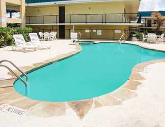 Bangunan 2 Days Inn by Wyndham Central San Antonio NW Medical Center