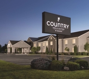 Bangunan 2 Country Inn and Suites by Radisson, Port Clinton, OH