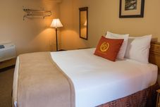 Bedroom Wild Bear Inn