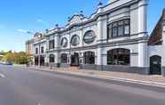 Exterior 3 The Cornwall Hotel (ex. Batman Fawkner Inn Hostel)